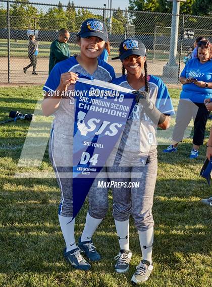 Thumbnail 1 in Sierra vs. Calaveras (CIF SJS D4 Final) photogallery.