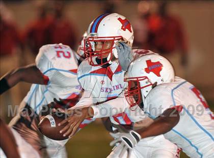 Thumbnail 1 in Skyline @ Lake Highlands photogallery.