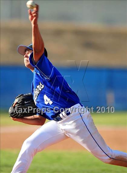 Thumbnail 3 in Charter Oak @ Diamond Ranch photogallery.