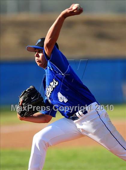 Thumbnail 3 in Charter Oak @ Diamond Ranch photogallery.
