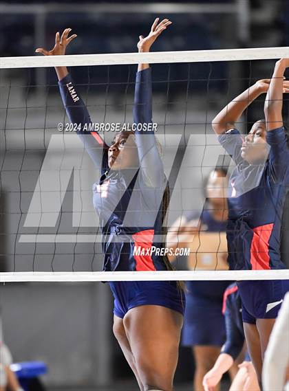 Thumbnail 1 in Lamar @ Heights photogallery.