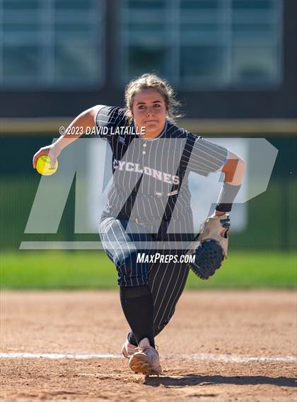 Thumbnail 3 in Pueblo West vs. Windsor photogallery.