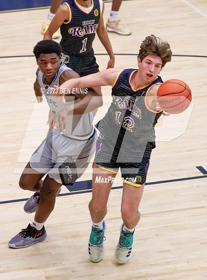 Thumbnail 3 in Word of God Christian Academy National vs. Prolific Prep of Napa Christian (Battle in The Peach) photogallery.