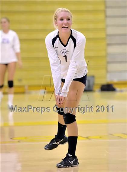 Thumbnail 2 in Rosary vs Trabuco Hills (Aloha Cougar Classic) photogallery.