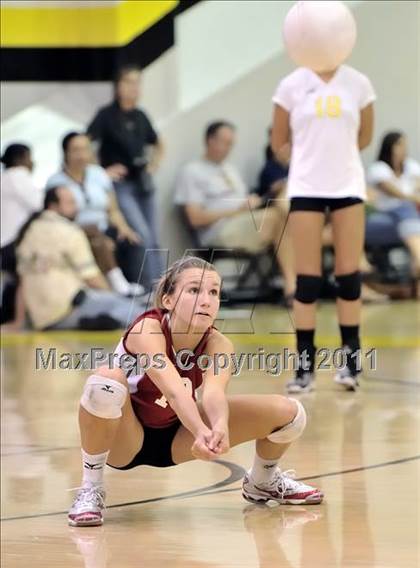 Thumbnail 1 in Rosary vs Trabuco Hills (Aloha Cougar Classic) photogallery.