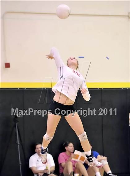 Thumbnail 3 in Rosary vs Trabuco Hills (Aloha Cougar Classic) photogallery.