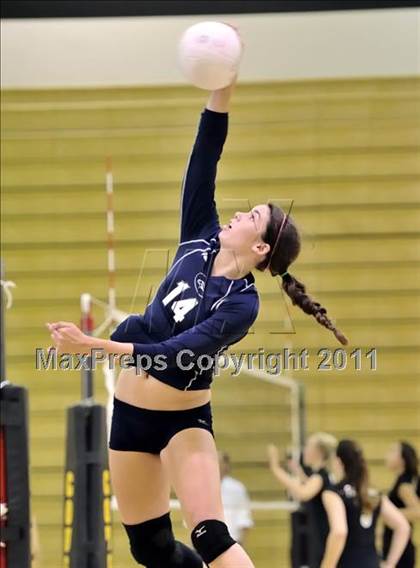 Thumbnail 3 in Rosary vs Trabuco Hills (Aloha Cougar Classic) photogallery.