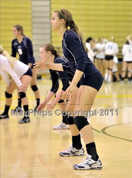 Thumbnail 2 in Rosary vs Trabuco Hills (Aloha Cougar Classic) photogallery.