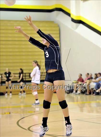 Thumbnail 3 in Rosary vs Trabuco Hills (Aloha Cougar Classic) photogallery.