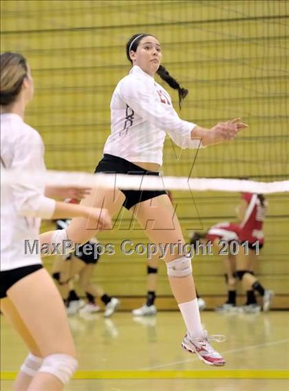 Thumbnail 1 in Rosary vs Trabuco Hills (Aloha Cougar Classic) photogallery.