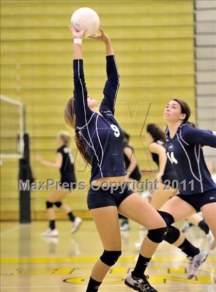 Thumbnail 1 in Rosary vs Trabuco Hills (Aloha Cougar Classic) photogallery.