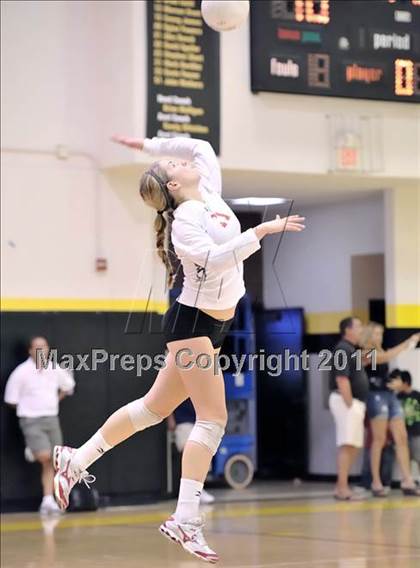 Thumbnail 1 in Rosary vs Trabuco Hills (Aloha Cougar Classic) photogallery.