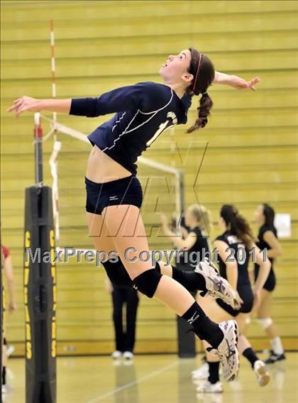Thumbnail 2 in Rosary vs Trabuco Hills (Aloha Cougar Classic) photogallery.