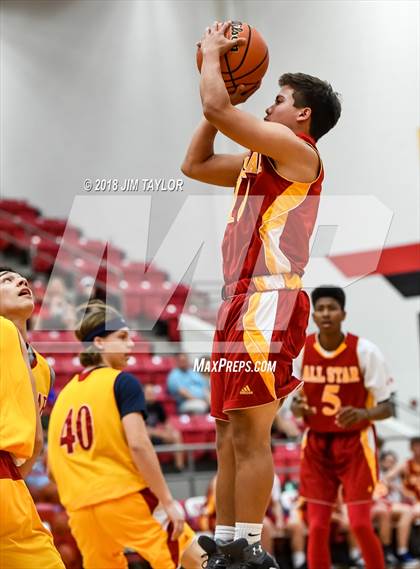 Thumbnail 3 in Chicken Express All Star Classic photogallery.