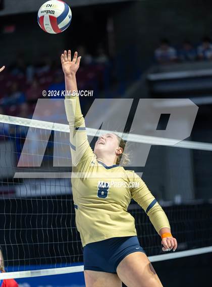 Thumbnail 2 in Hoover vs. Shady Spring (WVSSAC Class AAA Semifinal) photogallery.