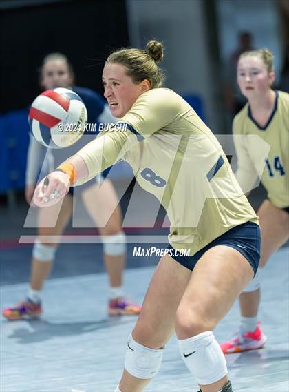 Thumbnail 2 in Hoover vs. Shady Spring (WVSSAC Class AAA Semifinal) photogallery.