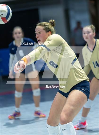 Thumbnail 3 in Hoover vs. Shady Spring (WVSSAC Class AAA Semifinal) photogallery.