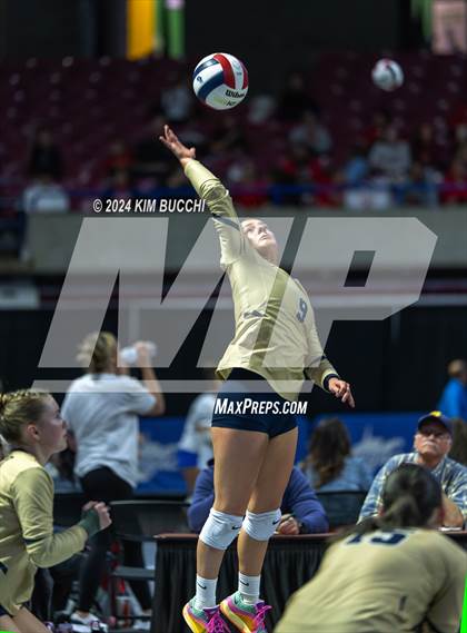 Thumbnail 2 in Hoover vs. Shady Spring (WVSSAC Class AAA Semifinal) photogallery.
