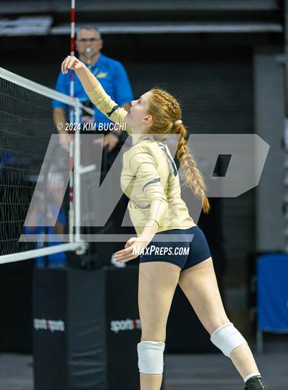Thumbnail 3 in Hoover vs. Shady Spring (WVSSAC Class AAA Semifinal) photogallery.