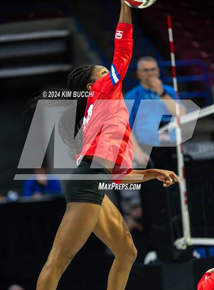 Thumbnail 2 in Hoover vs. Shady Spring (WVSSAC Class AAA Semifinal) photogallery.