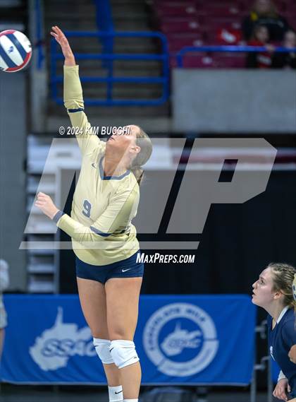 Thumbnail 1 in Hoover vs. Shady Spring (WVSSAC Class AAA Semifinal) photogallery.