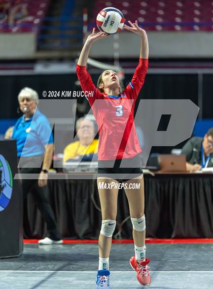 Thumbnail 1 in Hoover vs. Shady Spring (WVSSAC Class AAA Semifinal) photogallery.