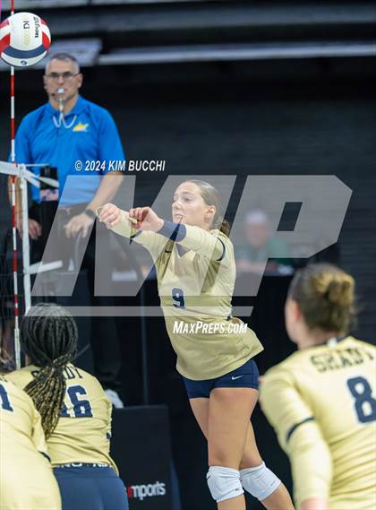 Thumbnail 1 in Hoover vs. Shady Spring (WVSSAC Class AAA Semifinal) photogallery.