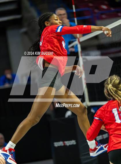 Thumbnail 3 in Hoover vs. Shady Spring (WVSSAC Class AAA Semifinal) photogallery.