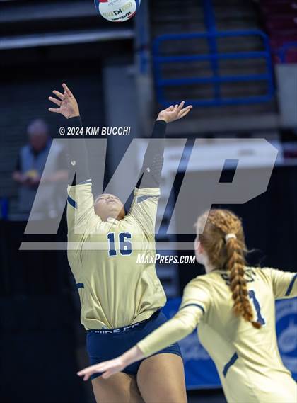 Thumbnail 3 in Hoover vs. Shady Spring (WVSSAC Class AAA Semifinal) photogallery.