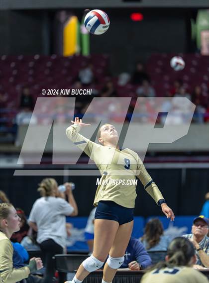 Thumbnail 1 in Hoover vs. Shady Spring (WVSSAC Class AAA Semifinal) photogallery.