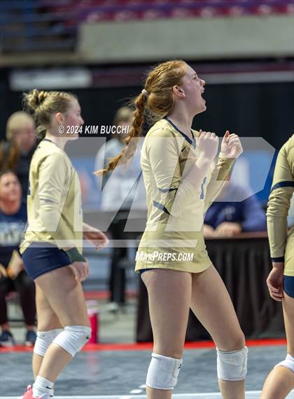 Thumbnail 1 in Hoover vs. Shady Spring (WVSSAC Class AAA Semifinal) photogallery.