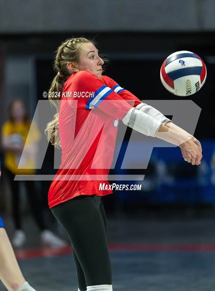 Thumbnail 1 in Hoover vs. Shady Spring (WVSSAC Class AAA Semifinal) photogallery.