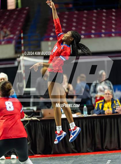 Thumbnail 1 in Hoover vs. Shady Spring (WVSSAC Class AAA Semifinal) photogallery.