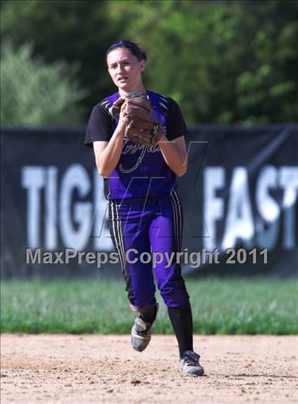 Thumbnail 2 in Glen Este vs Loveland photogallery.