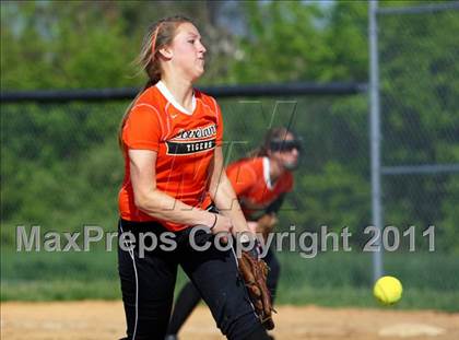 Thumbnail 3 in Glen Este vs Loveland photogallery.