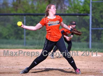 Thumbnail 3 in Glen Este vs Loveland photogallery.