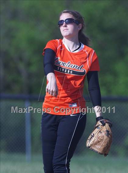 Thumbnail 1 in Glen Este vs Loveland photogallery.