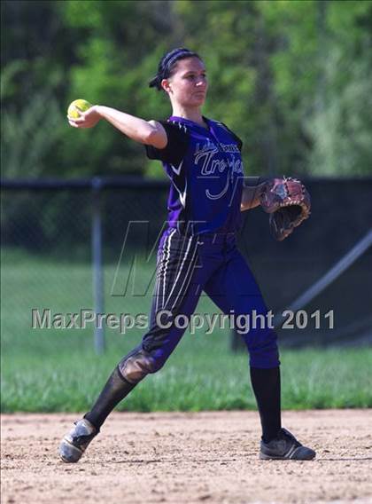 Thumbnail 2 in Glen Este vs Loveland photogallery.