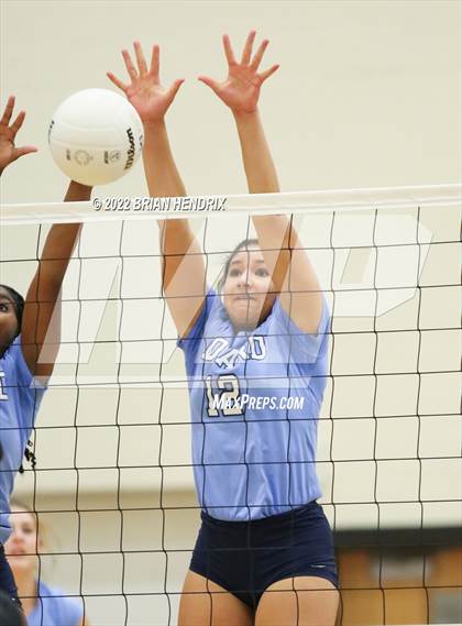 Thumbnail 1 in Foard @ Oak Grove (NCHSAA 3A Volleyball Championship 2nd Round) photogallery.