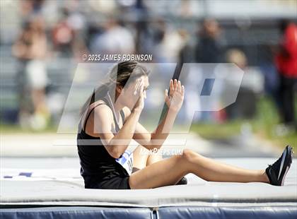 Thumbnail 3 in Bob Hayes Invitational (High Jump) photogallery.