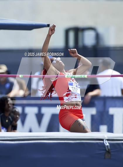 Thumbnail 3 in Bob Hayes Invitational (High Jump) photogallery.