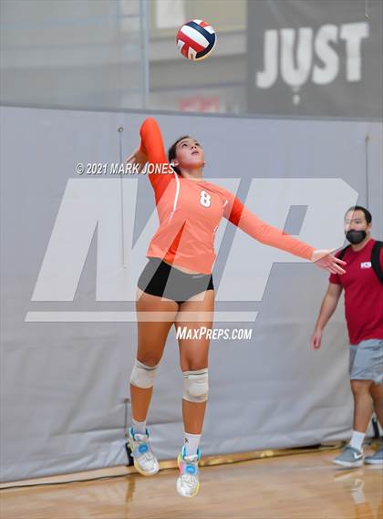 Thumbnail 2 in Leon vs. Corona del Sol (Nike Tournament of Champions) photogallery.