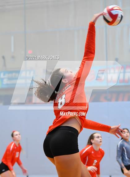 Thumbnail 3 in Leon vs. Corona del Sol (Nike Tournament of Champions) photogallery.