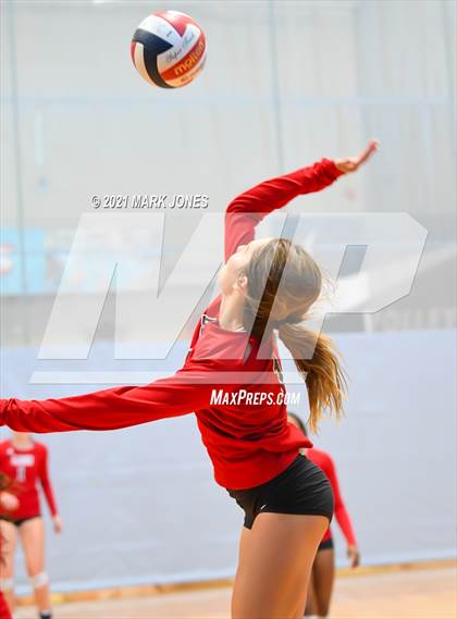 Thumbnail 2 in Leon vs. Corona del Sol (Nike Tournament of Champions) photogallery.