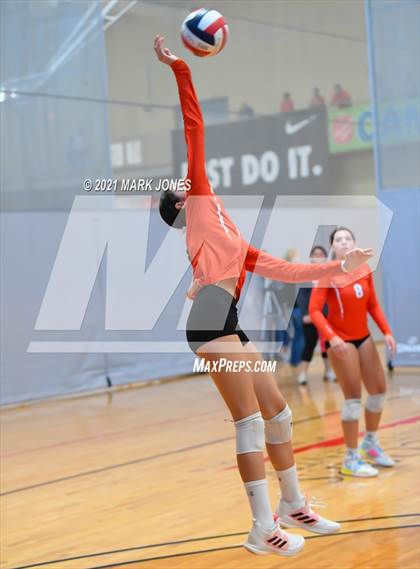 Thumbnail 2 in Leon vs. Corona del Sol (Nike Tournament of Champions) photogallery.