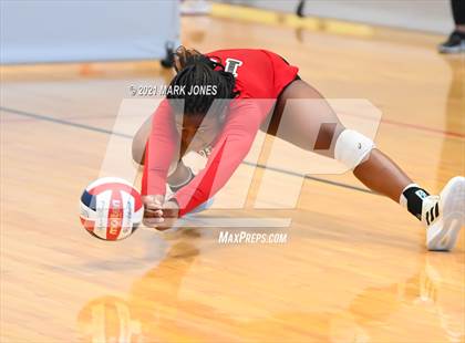 Thumbnail 1 in Leon vs. Corona del Sol (Nike Tournament of Champions) photogallery.