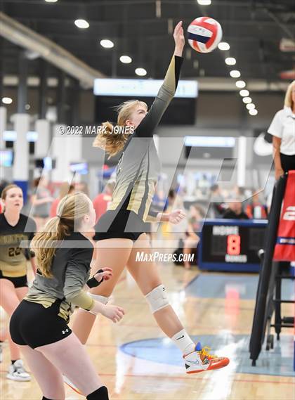 Thumbnail 2 in Horizon vs. South Anchorage (Nike TOC Southwest) photogallery.