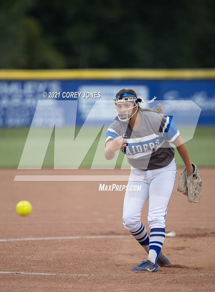 Thumbnail 1 in West Laurens vs Veterans  photogallery.
