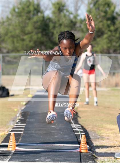Thumbnail 3 in Clash of the Carolinas photogallery.