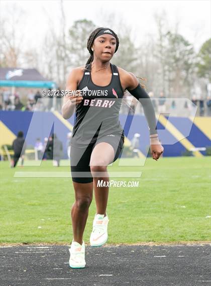 Thumbnail 1 in Clash of the Carolinas photogallery.